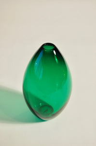 Emerald Green Egg Vase